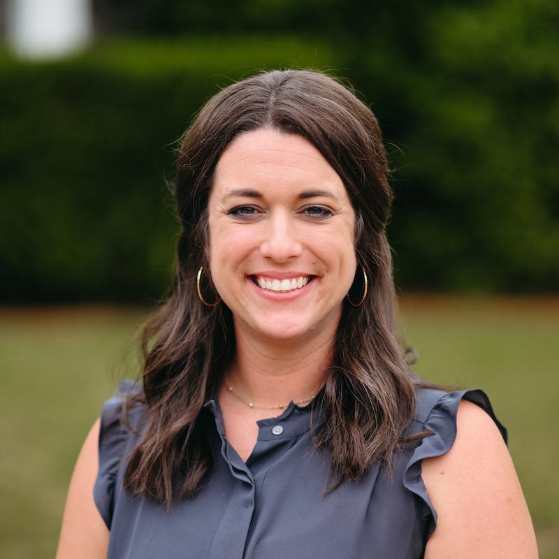 Amy Shugart headshot